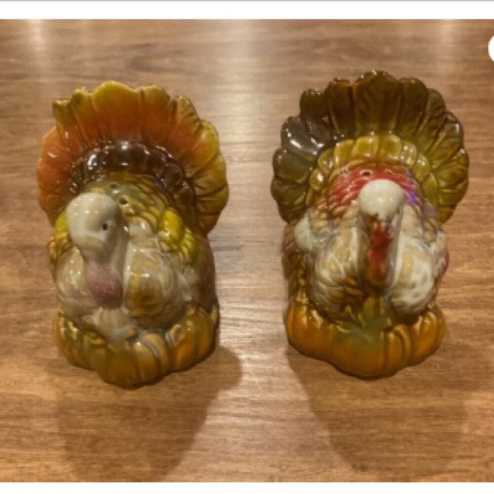 Sold on Ebay Turkeys Salt Pepper Shakers Set Ceramic Cracker Barrel Thanksgiving